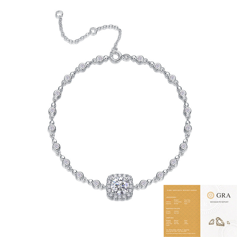 Fashionable and elegant new moissanite jewelry