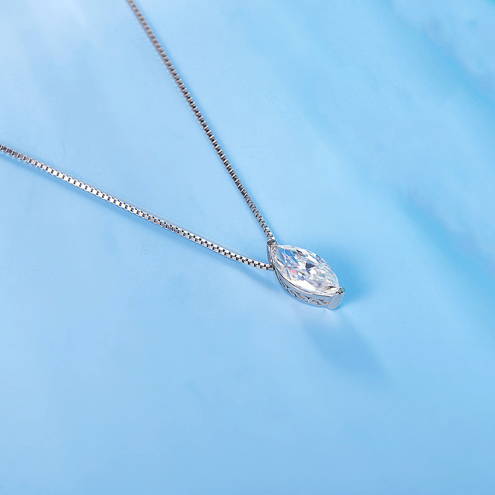 Women's S925 silver horse eye moissanite pendant necklace temperament versatile French clavicle chain