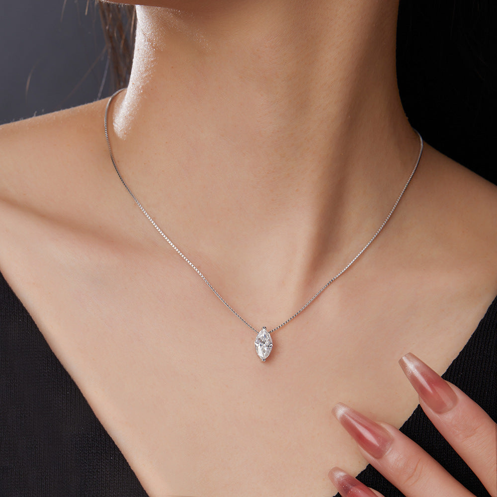 Women's S925 silver horse eye moissanite pendant necklace temperament versatile French clavicle chain