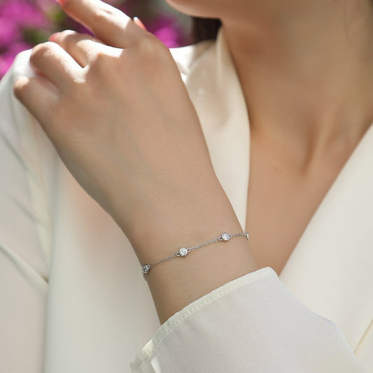 European and American Fashion S925 Silver Five-Flower Moissanite Bracelet